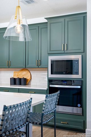 523 Athabaska Trail, New Braunfels, TX 78130