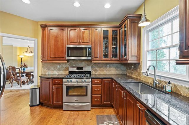 7025 Hampton Bluff Way, Roswell, GA 30075