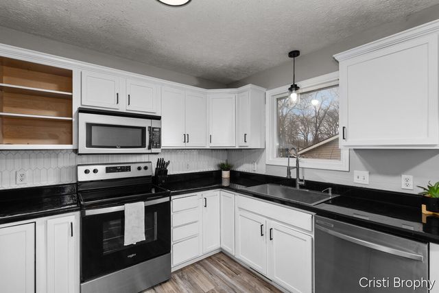 952 Woodside Drive, Holland, MI 49424