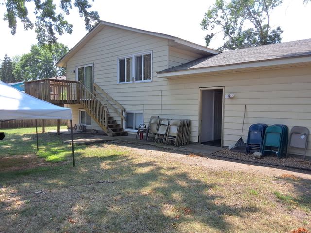 8456 Brunswick Court N, Brooklyn Park, MN 55443