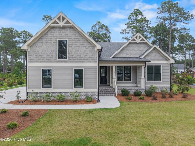 668 Breezewood Drive SE, Bolivia, NC 28422