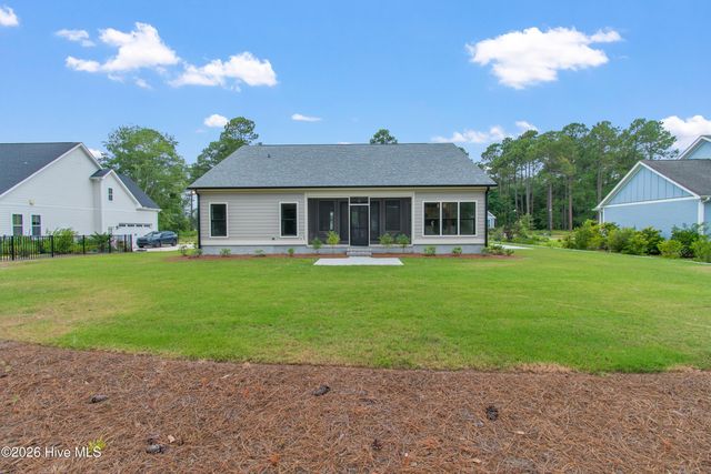 668 Breezewood Drive SE, Bolivia, NC 28422