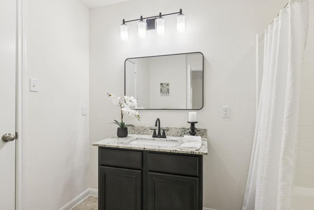 417 De Coster Boulevard, Alvin, TX 77511