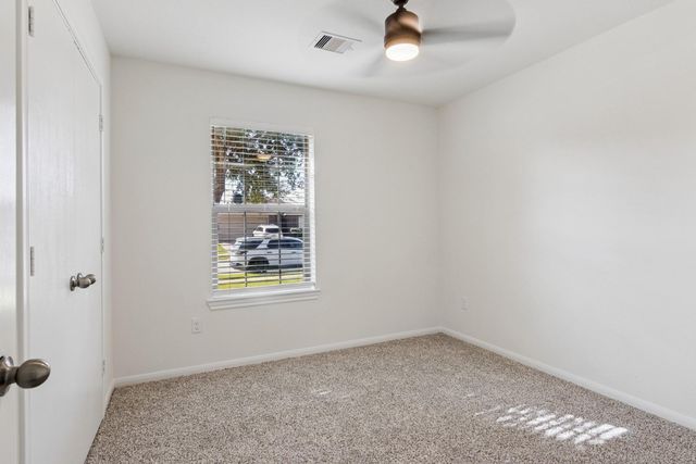 417 De Coster Boulevard, Alvin, TX 77511