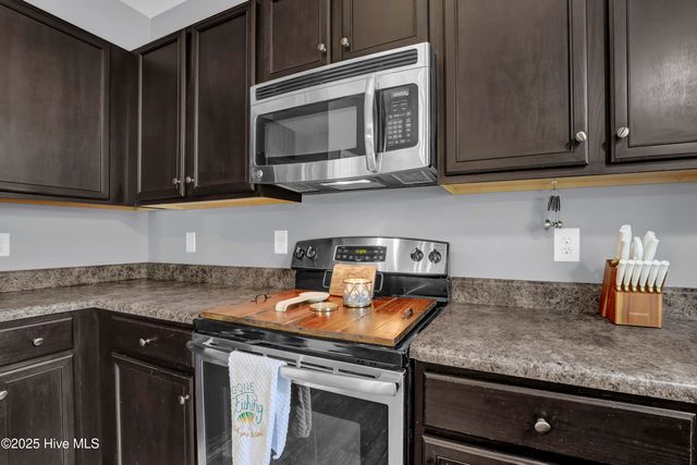 133 Fallbrook Lane, Rocky Point, NC 28457