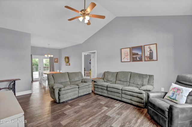 133 Fallbrook Lane, Rocky Point, NC 28457