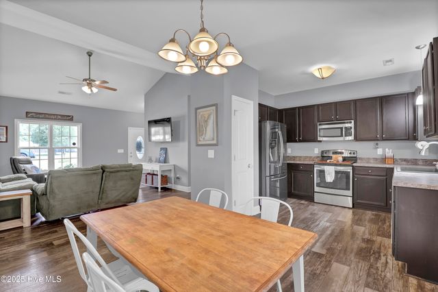 133 Fallbrook Lane, Rocky Point, NC 28457