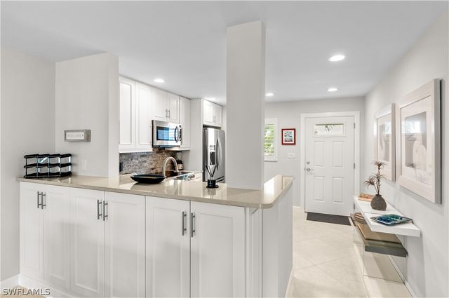 3150 Binnacle DR SE 209 - 2J, Naples, FL 34103