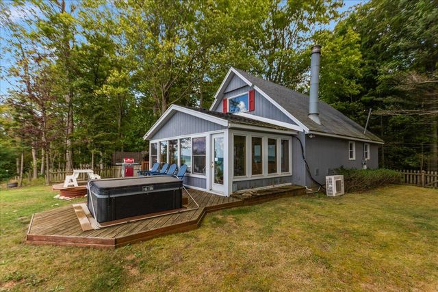 997 Lake Lane, Casco Twp, MI 49090