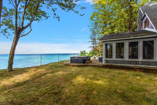 997 Lake Lane, Casco Twp, MI 49090