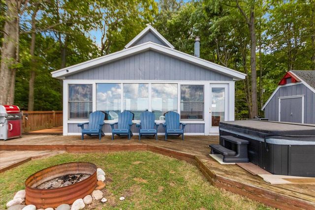 997 Lake Lane, Casco Twp, MI 49090