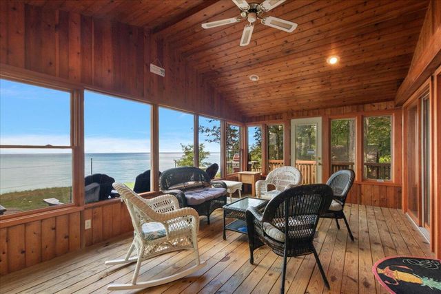 997 Lake Lane, Casco Twp, MI 49090