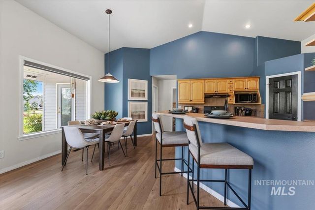 9940 Aztlan Dr, Nampa, ID 83686
