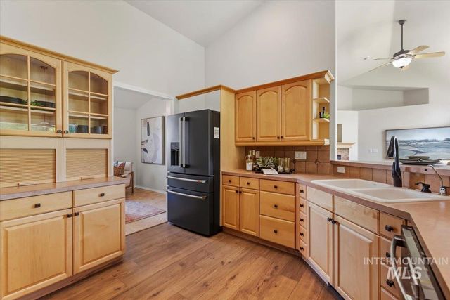 9940 Aztlan Dr, Nampa, ID 83686