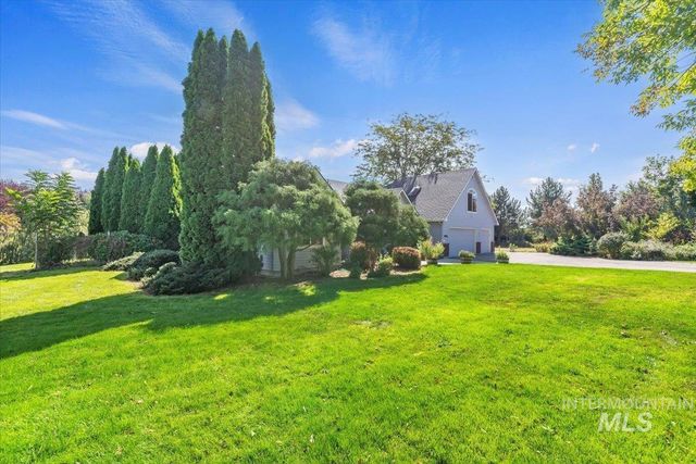 9940 Aztlan Dr, Nampa, ID 83686