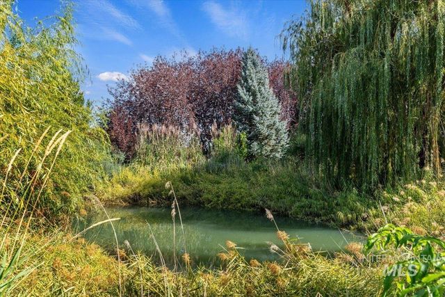 9940 Aztlan Dr, Nampa, ID 83686