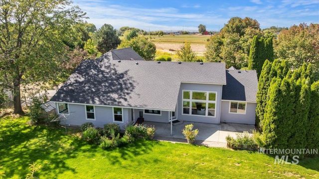 9940 Aztlan Dr, Nampa, ID 83686