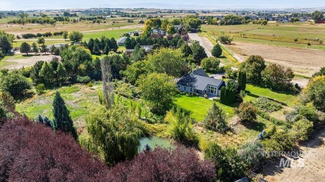 9940 Aztlan Dr, Nampa, ID 83686