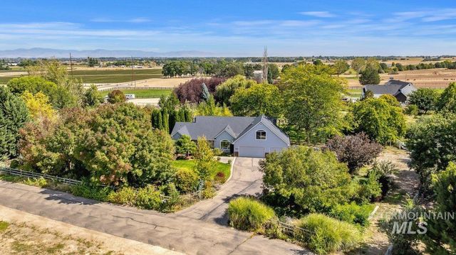 9940 Aztlan Dr, Nampa, ID 83686