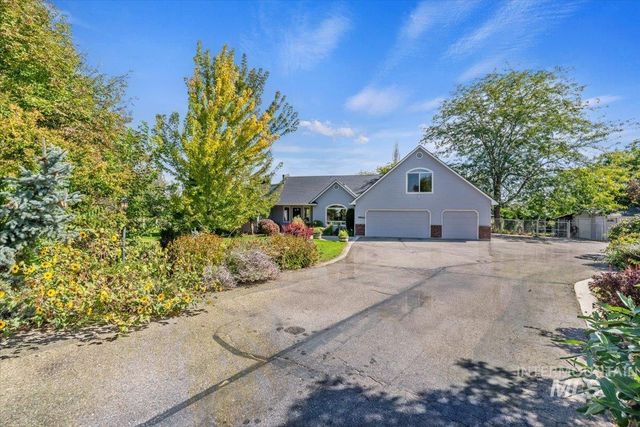 9940 Aztlan Dr, Nampa, ID 83686