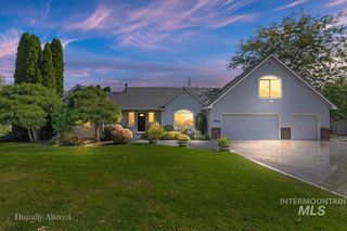 9940 Aztlan Dr, Nampa, ID 83686