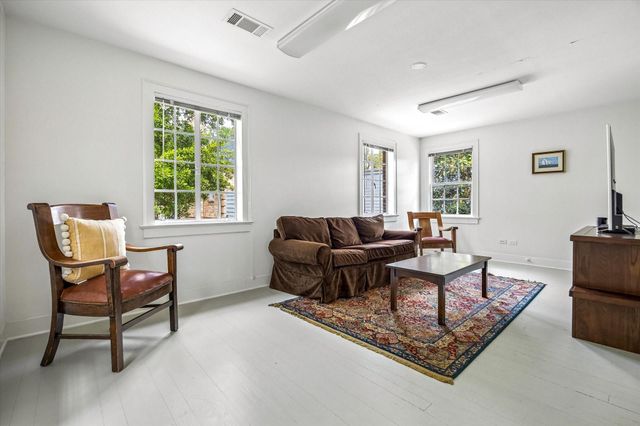 2133 Inwood Drive, Houston, TX 77019