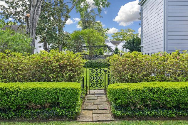 2133 Inwood Drive, Houston, TX 77019