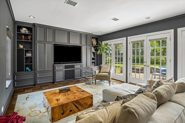 2133 Inwood Drive, Houston, TX 77019