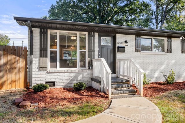 2427 Carrington Court, Charlotte, NC 28208