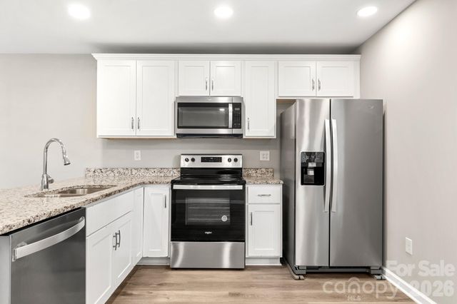 2427 Carrington Court, Charlotte, NC 28208