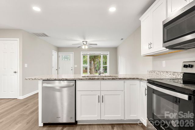 2427 Carrington Court, Charlotte, NC 28208