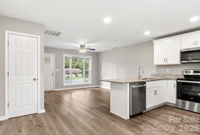 2427 Carrington Court, Charlotte, NC 28208