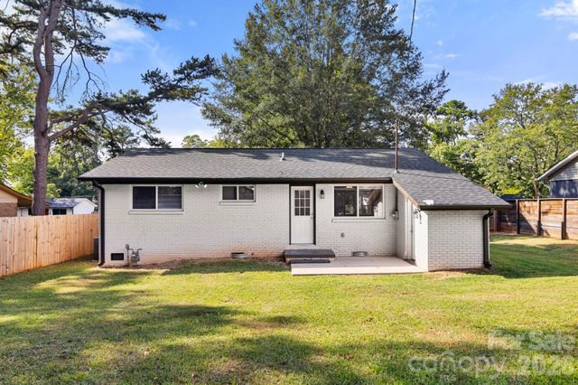 2427 Carrington Court, Charlotte, NC 28208