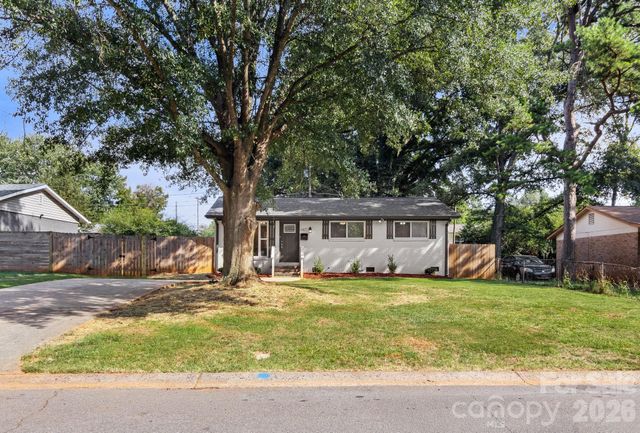 2427 Carrington Court, Charlotte, NC 28208