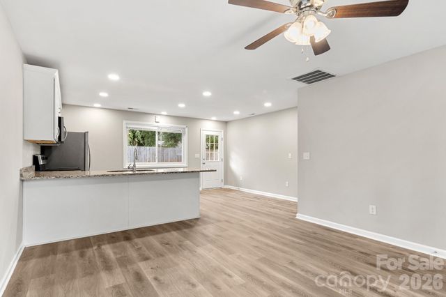 2427 Carrington Court, Charlotte, NC 28208