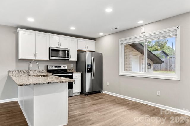 2427 Carrington Court, Charlotte, NC 28208