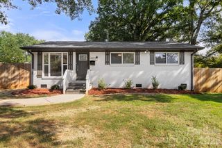 2427 Carrington Court, Charlotte, NC 28208