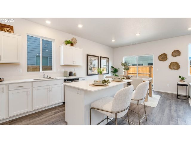 2805 U St, Springfield, OR 97477