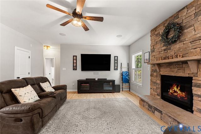 3200 Barkham Dr, Midlothian, VA 23112