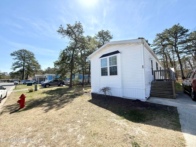 65 Woodchuck Parkway, Whiting, NJ 08759