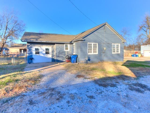 517 N 11th Avenue, Guthrie, OK 73044