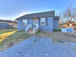 517 N 11th Avenue, Guthrie, OK 73044