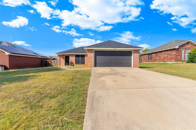 302 Cherokee Trail, Alvarado, TX 76009