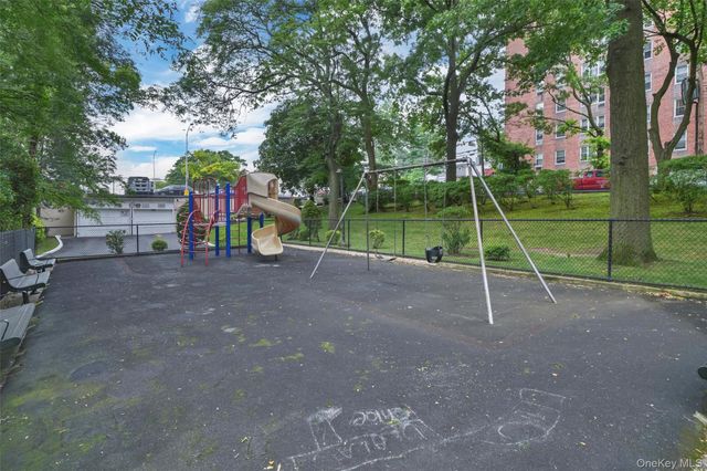 5 Sadore Lane H3, Yonkers, NY 10710