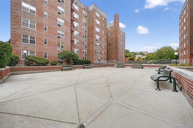 5 Sadore Lane H3, Yonkers, NY 10710