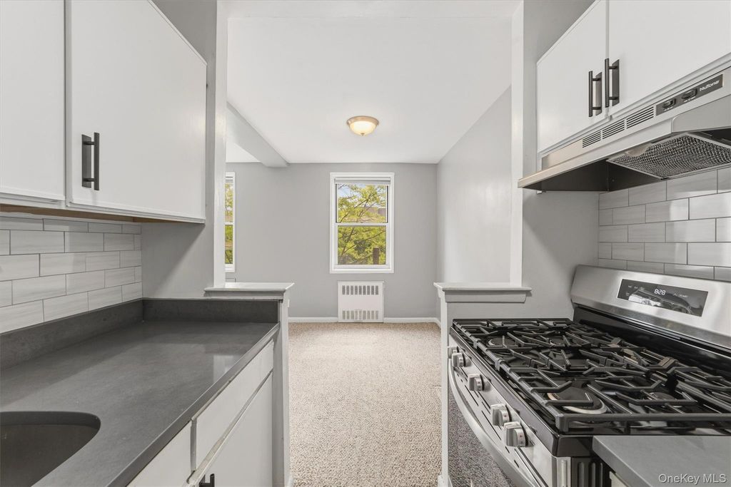 5 Sadore Lane H3, Yonkers, NY 10710