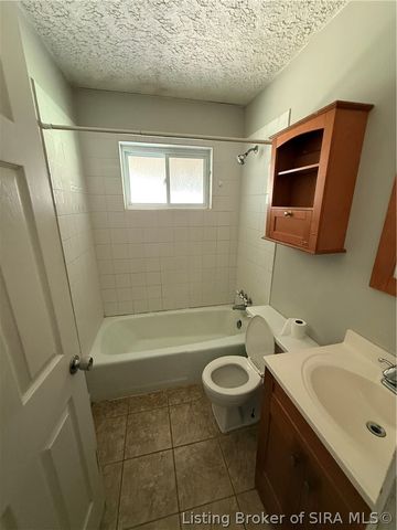 2336 Tupelo Drive, Clarksville, IN 47129