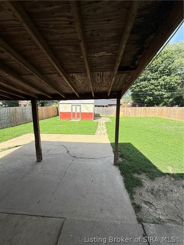 2336 Tupelo Drive, Clarksville, IN 47129