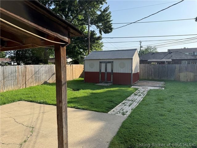 2336 Tupelo Drive, Clarksville, IN 47129
