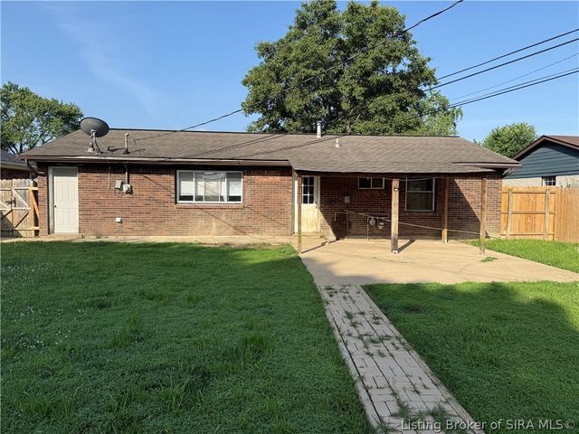 2336 Tupelo Drive, Clarksville, IN 47129